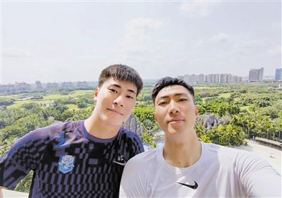 亚洲自拍三区